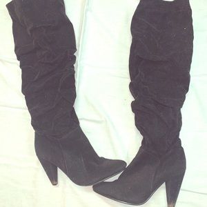 Windsor 2020 black suede boots